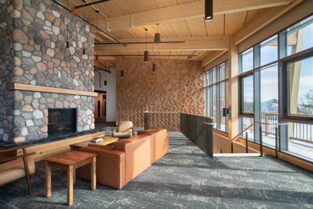 Metis Crossing Hotel Smoky Lake Exterior photo